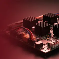 Elektronika z radiatorami i przewodami. Czy to jest bms co to?